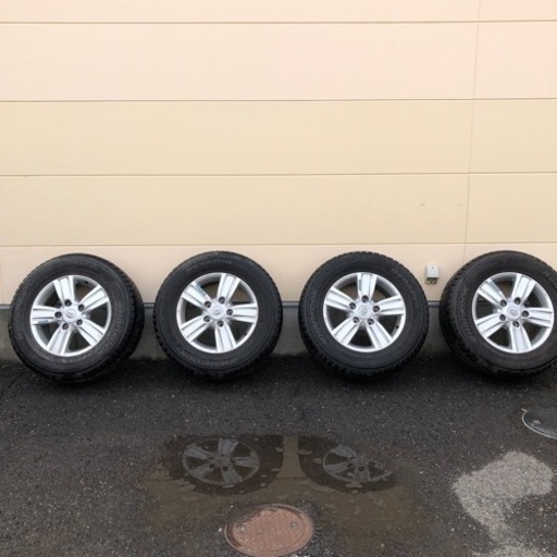 【値下げ】ランドクルーザー ランクル200系 スタッドレスタイヤ　285/60R18【10899383】