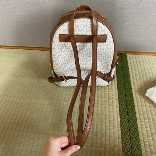 1度のみ使用　MICHAEL KORS バックパック　アディナ　③