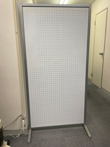 オフィスで使っている間仕切り壁です！
