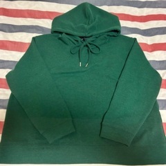 ZARAのニットパーカーの画像