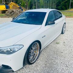 BMW523i