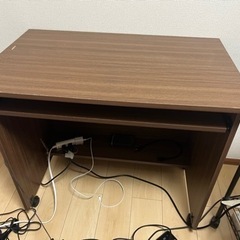 【引き取り先決まりました】【傷あり】スライド付きPCデスクの画像
