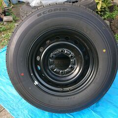 ハイエース新車外し、ホイール＆タイヤ＋ホイールカバー　