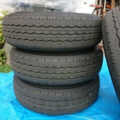 ハイエース新車外し、ホイール＆タイヤ＋ホイールカバー　の画像