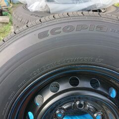 ハイエース新車外し、ホイール＆タイヤ＋ホイールカバー　の画像