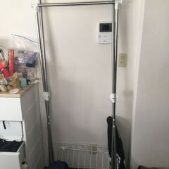 ハンガーラック差し上げます。