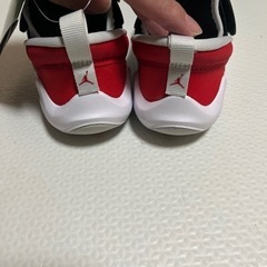 JORDAN 23/7 PSシューズ黒赤15cmナイキ スニーカー スリッポンの画像