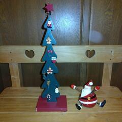 木のツリーと陶器のサンタさんのセット