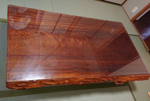 山口市、貴重な天然銘木の【巨木一枚板】の座卓、ガラス付き、￥15000