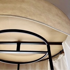 【お取り引完了】【中古美品✨️】お買い🉐回転式ハンガーラック  直径1メートルのスペースがあればOK👌🏻2つセット購入で4000円🎀の画像