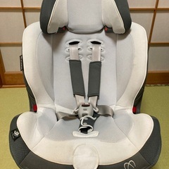 エールべべ　スイングムーン　チャイルドシート　ジュニアシート
