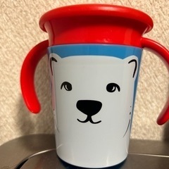 新品未使用　munchkin マンチキン ハンドル付きミラクルカ...