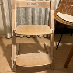 使用感めっちゃあり！！子ども用の椅子の画像