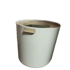 上から猫トイレの画像