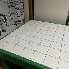 廃棄します！タイルテーブル