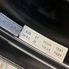 ほぼ未使用10分山 2022年製造スタッドレス付き ESTATUS 20インチ 114.3 ４本セット 235/55R20  社外空気圧センサー付き の画像