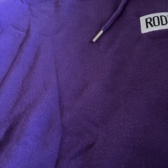 ロデオ 紫パーカーの画像