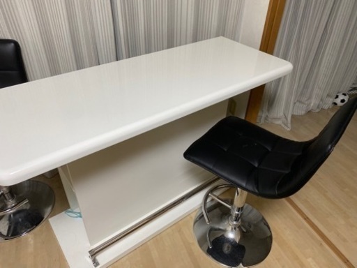 ⭐️⭐️【引き渡しのみ配送不可】収納付きカウンターテーブル&専用椅子2つ⭐️⭐️