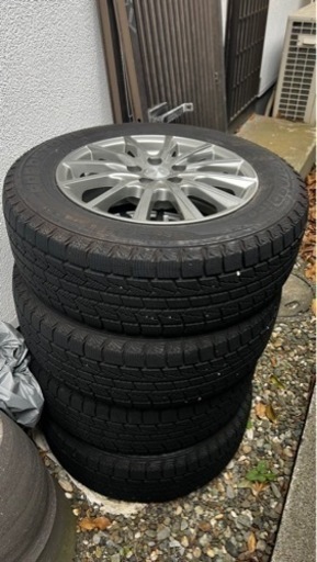 スタッドレスタイヤ195/65R/15