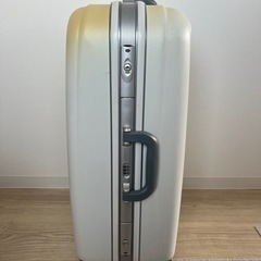 【無料】キャリーバッグの画像