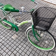 【22インチ子供自転車】変速なし　スペアキーあり　前タイヤ、前カゴ新品❗️状態良い　若林自転車　浜大津店　SALE中❗️の画像