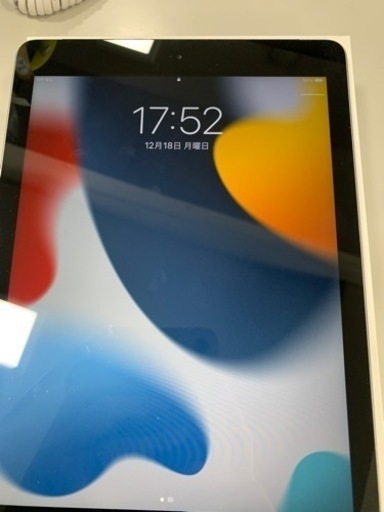 iPad 第六世代　32GB au