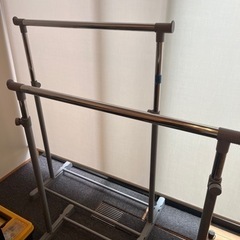 受け渡し決まりました!ハンガー掛けラックの画像