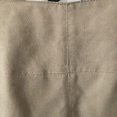 二回使用のみ　美品　ベージュ　スカートの画像