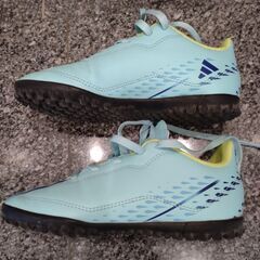 【中古・美品】アディダス サッカーシューズ 19cmの画像