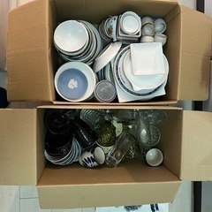 【無料です】食器・フライパン・鍋など大量　取りに来て頂ける方
