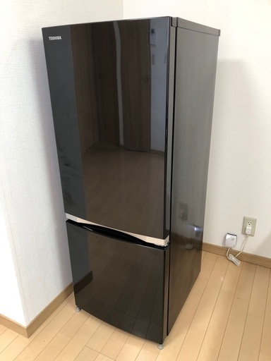 東芝　冷蔵庫　黒　一人暮らし　153L