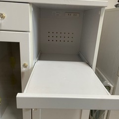 一人暮らし用食器棚の画像