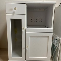 一人暮らし用食器棚の画像