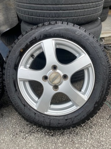 スタッドレスタイヤ、ホイルセット4本