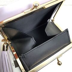 【未使用】折りたたみ財布 シンプル 無地 ライトパープル フリンジチャーム付き 3つ折り財布 がま口 コンパクト レディース 小銭入れの画像