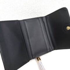 【未使用】折りたたみ財布 シンプル 無地 ライトパープル フリンジチャーム付き 3つ折り財布 がま口 コンパクト レディース 小銭入れの画像