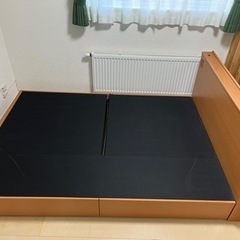 ダブルベッド　フレームのみ　引き出し　照明　コンセント