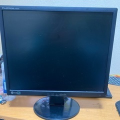 PCモニター FLATRON L1942TE と32GSDカード