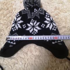 【お値下げ】ボンボン付きニット帽の画像