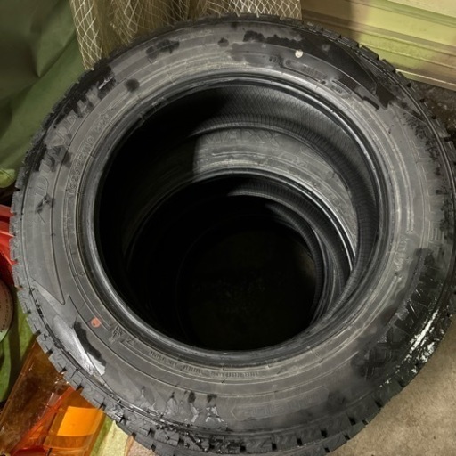 ダンロップ　ウインターMAX 195/65R16 スタッドレス
