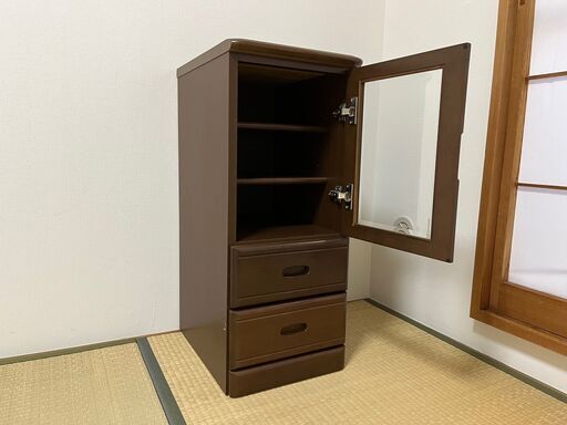 B4サイズが入るガラス扉キャビネット