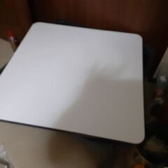 1人用サイズ こたつ 白黒の画像