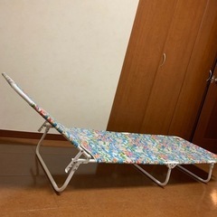 簡易ベッドの画像