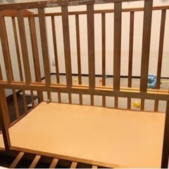 ベビーベッドの画像