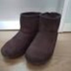 暖かい茶色ブーツ 4~6才位 走ると底が光り子供の居場所が夜でもすぐ分かるの画像