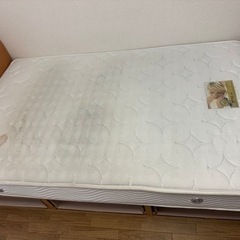 シングルワイドのマットレスの画像
