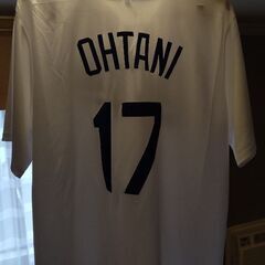 新品未使用  公式  大谷翔平ユニフォームの画像
