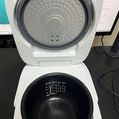 1年使用 美品 東芝 TOSHIBA 炊飯器 RC-5XN 3合の画像