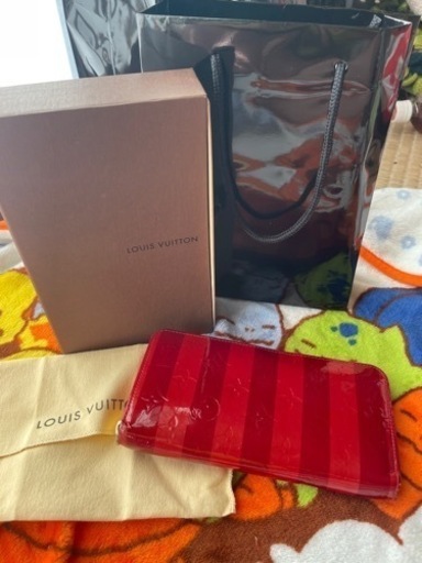値下げ！年末SALE 美品　ルイヴィトン　ヴェルニ　ジッピーウォレット
