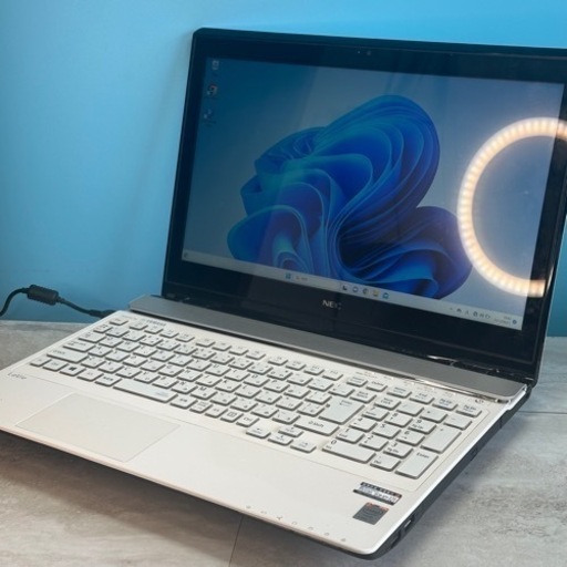 お取引完了!!【美品】上位モデル “全部載せ” 15.6インチ 高視野角FHD タッチパネル搭載 Core i7-5500U メモリ8G SSD 512G Blu-rayドライブ 高速WiFi NEC LaVie